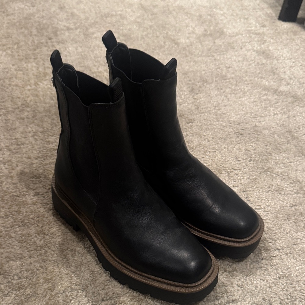 Never worn! Sam Edelman Laguna Chelsea boot black